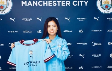 开云体育下载-英超流行日本小姐姐:看看曼城女足的新中场核心