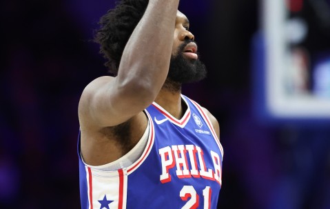 开云官网-恩比德复出后的两场场均32分6板4.5助1.5帽 投篮55.6% 三分66.7%