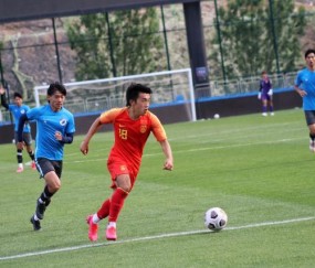 开云体育下载-U22国青搭建中超级锋线两新人冒尖 主帅：进步很大